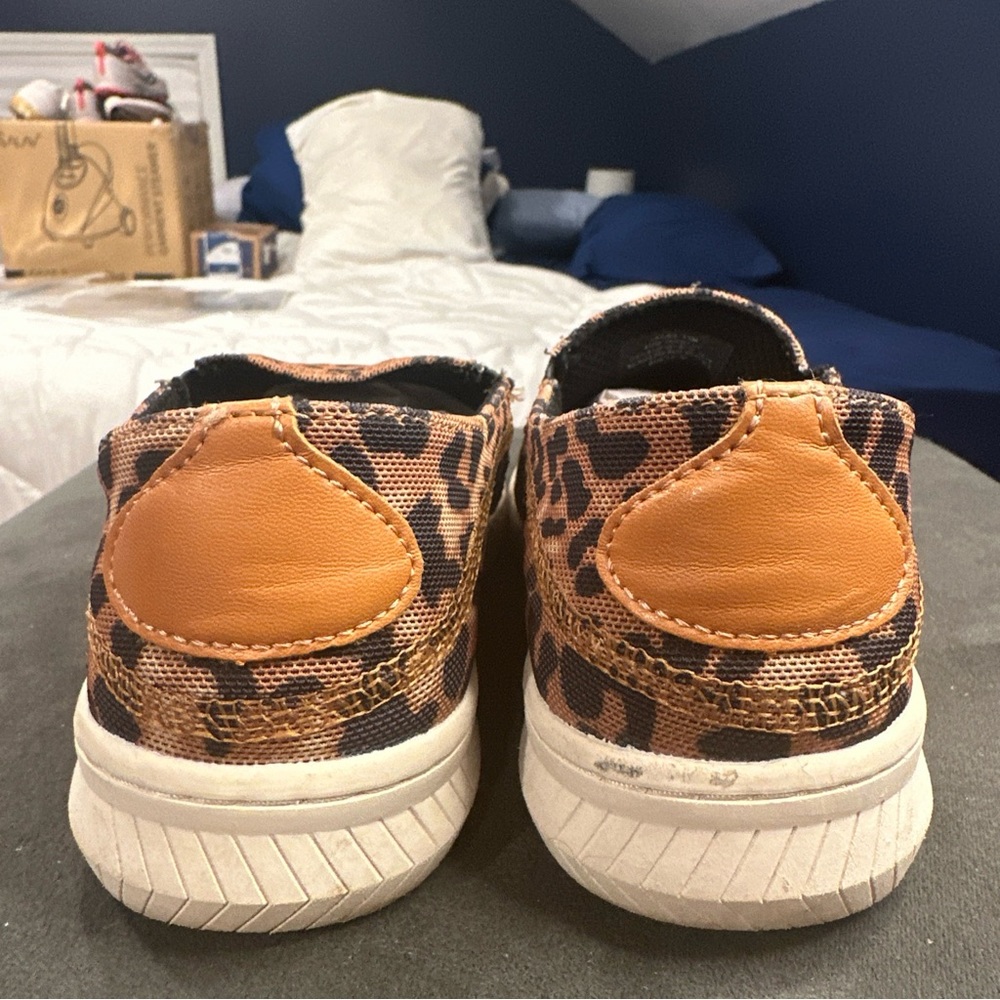 Size 7.5 - Bear Traps Yadier Slip-On Women’s Leopard Print - Picture 5 of 10